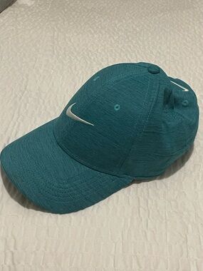 Nike Men's Dri-fit Club cap, Size S/M, teal/white